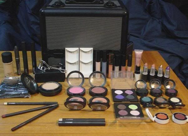 makeuphaul.jpg