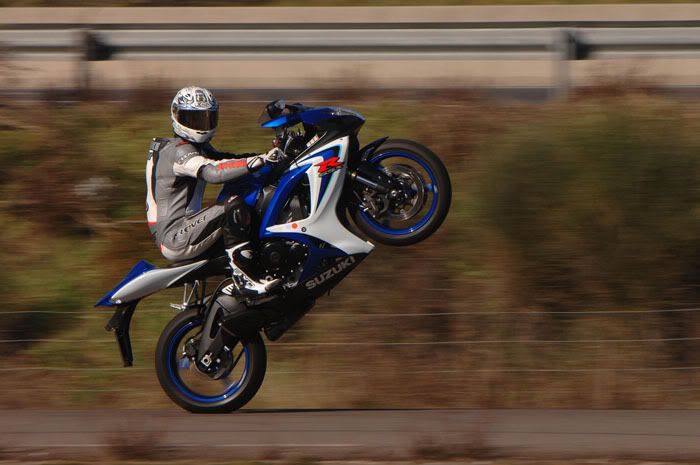 gsxr 600 wheelie