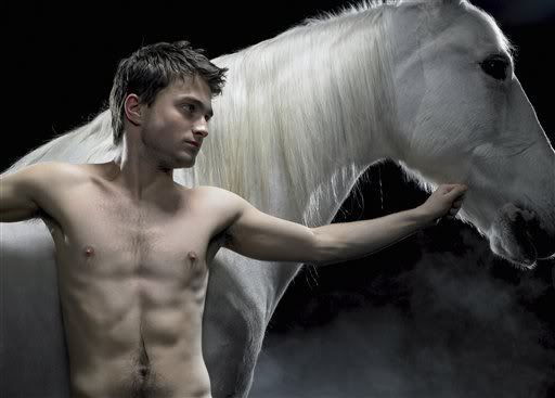 nyet192_britain_theater_equus.jpg