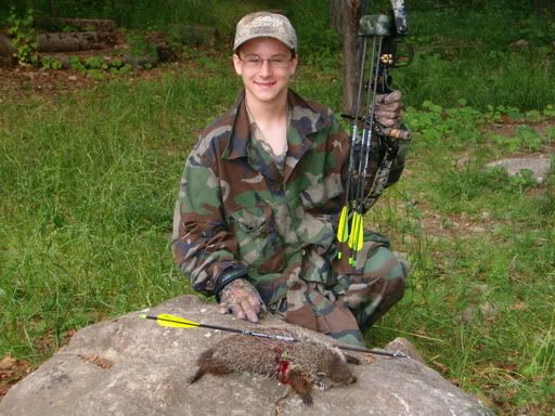 6-16-05woodchuck2.jpg