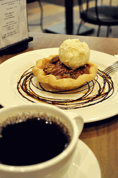 tartine cafe itaewon tart seoul cute pie