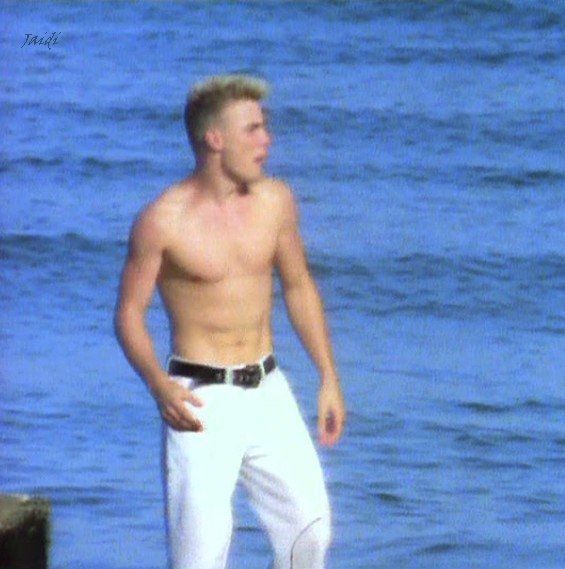 Male Celebrities Gary Barlow Shirtless Pictures