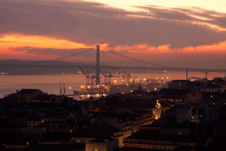  photo Lisboa-noite_zpscc56986e.jpg