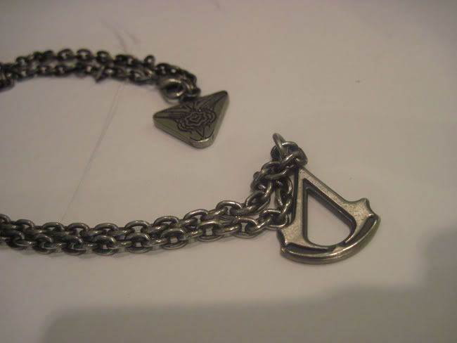 Assassins+creed+logo+necklace