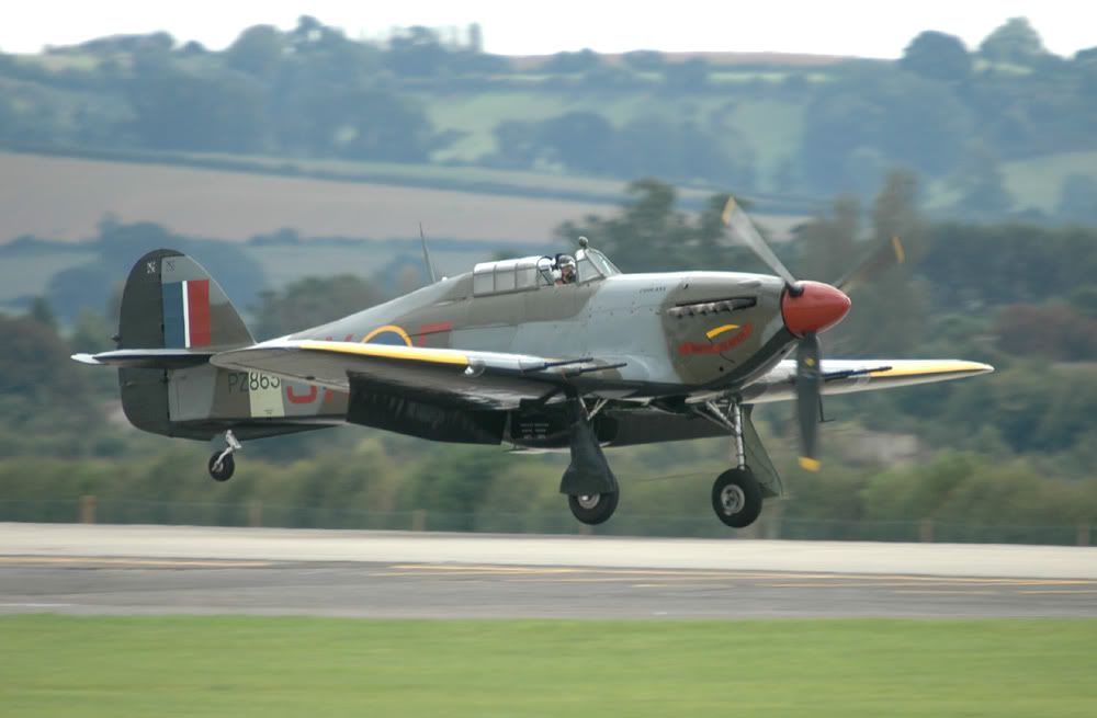http://img.photobucket.com/albums/v88/jacksonphreak/Aircraft/Yeovilton200560.jpg