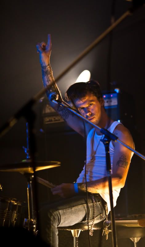 IMAGE: http://img.photobucket.com/albums/v89/Mooney/SappyFest%202010/IMG_1868.jpg