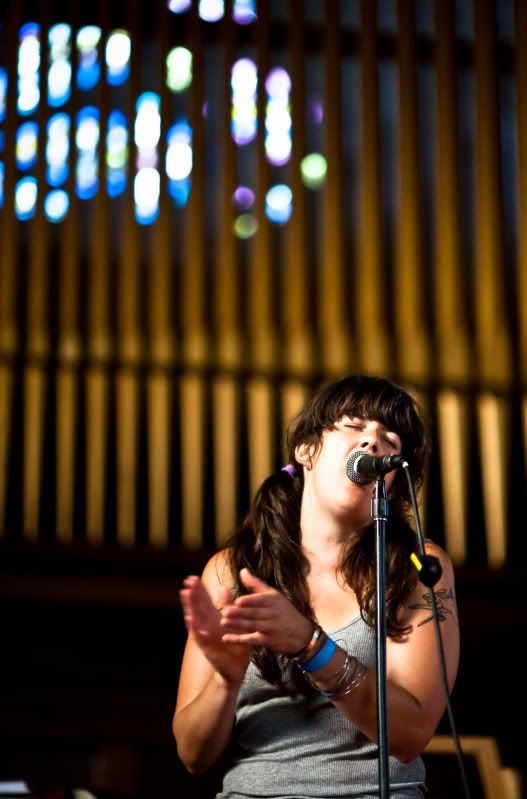 IMAGE: http://img.photobucket.com/albums/v89/Mooney/SappyFest%202010/IMG_2122.jpg