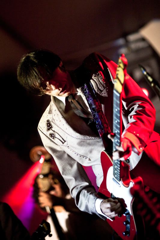 IMAGE: http://img.photobucket.com/albums/v89/Mooney/SappyFest%202010/IMG_2255.jpg