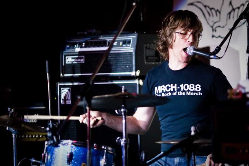 IMAGE: http://img.photobucket.com/albums/v89/Mooney/SappyFest%202010/IMG_2852.jpg