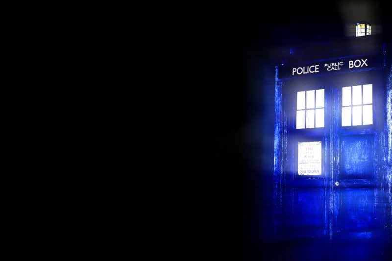 TARDIS_wallpaper_by_PreoSmo.jpg