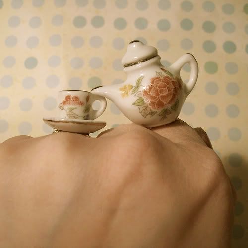thelovelyteaspoon tea alice in wonderland fashion blog