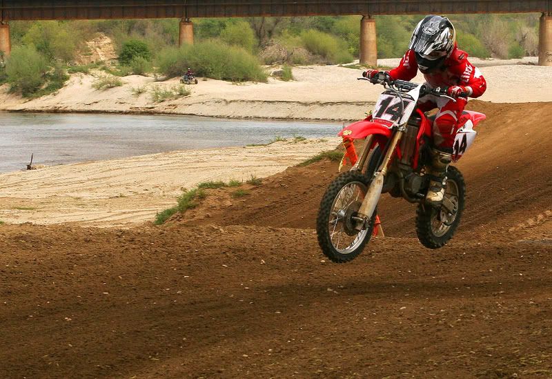 IMAGE: http://img.photobucket.com/albums/v96/terryg/dirt/dirtc.jpg
