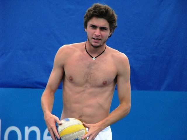 gilles simon shirtless. A couple of shirtless Gilles