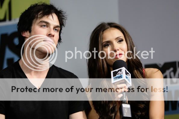 Ian Somerhalder - Sayfa 3 IanSomerhalderMySpaceMTVTowerDuringComicLaqhzPlElOyl