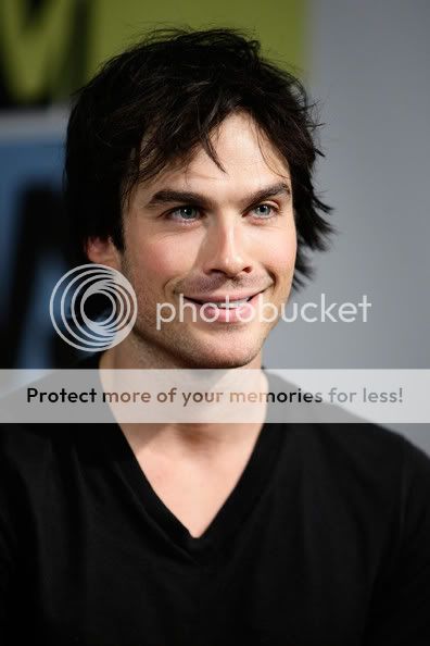 Ian Somerhalder - Sayfa 3 IanSomerhalderMySpaceMTVTowerDuringComicgSzzlmXyHsEl