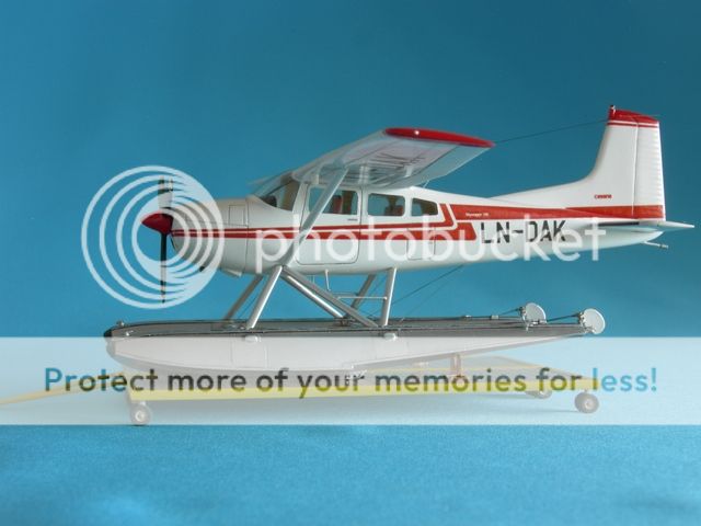 Cessna A185F 1/72 DSCN9135_zps039b977d