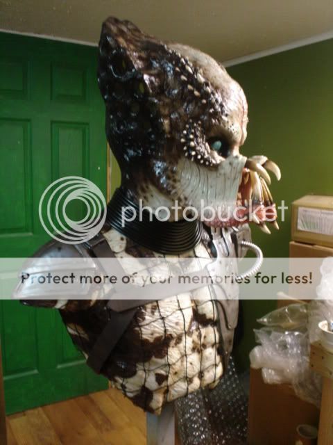 [CUSTOM] WIP - Elder Predator Bust Sculpt 1:1 scale - by Milk Elderpaint4002