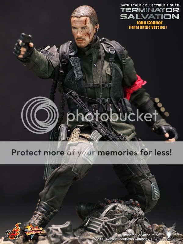 [Hot Toys] MMS111 - Terminator Salvation - John Connor (Final Battle Version) 3911798794_a16f7bd41f_o