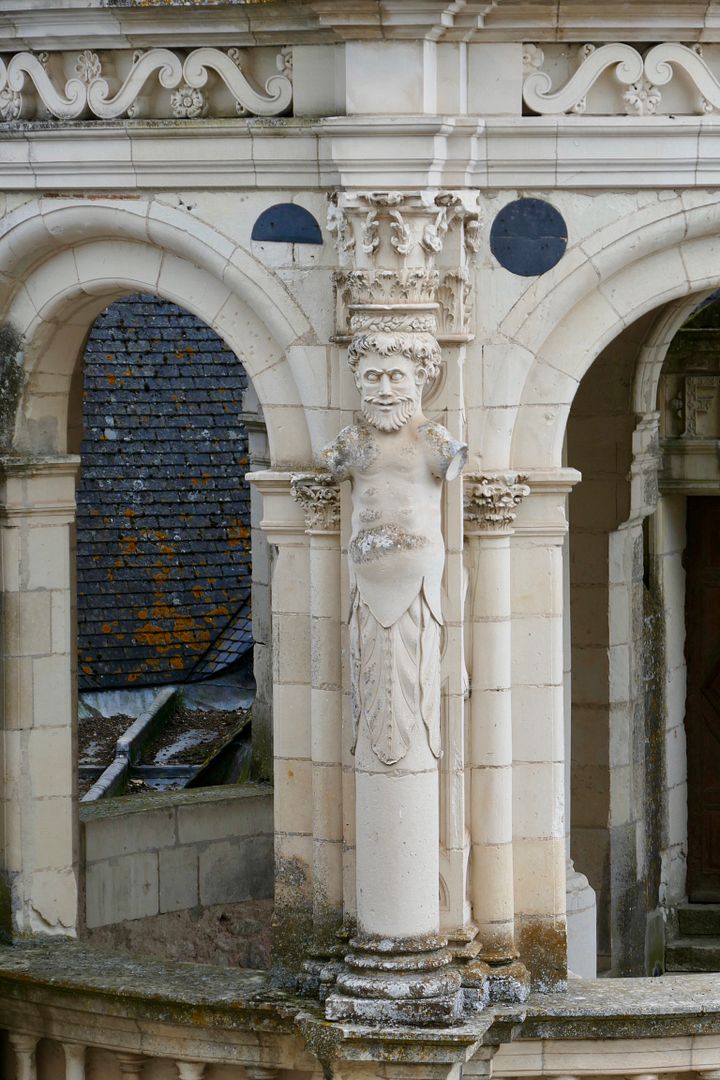 Saeule Chambord photo 08DD92B4-6CD3-4187-B8F0-CEEBF0D7FDCD_zpsr02zvw6w.jpeg