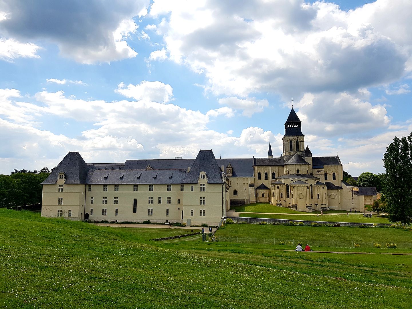 Fontevrault photo 20190525_163746_zpsxaqhmlxv.jpg