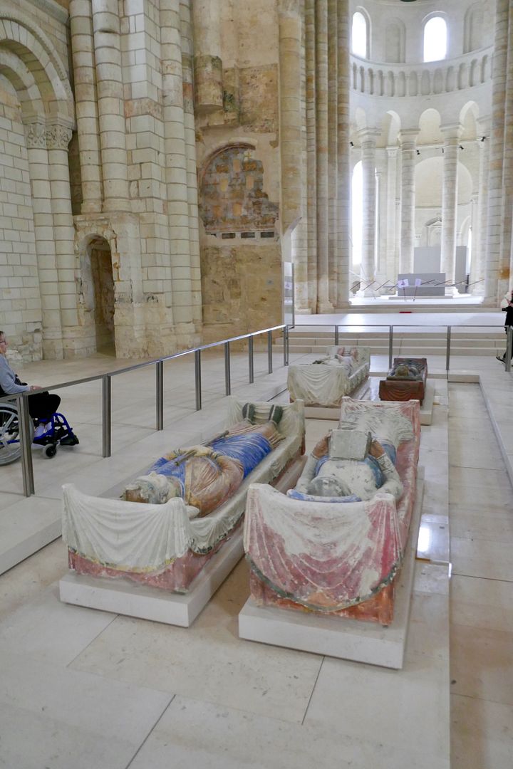 Grabstaetten von Fontevrault photo 2559A53E-1AE1-474E-B286-11C2EB4033B4_zpsmzltftty.jpeg