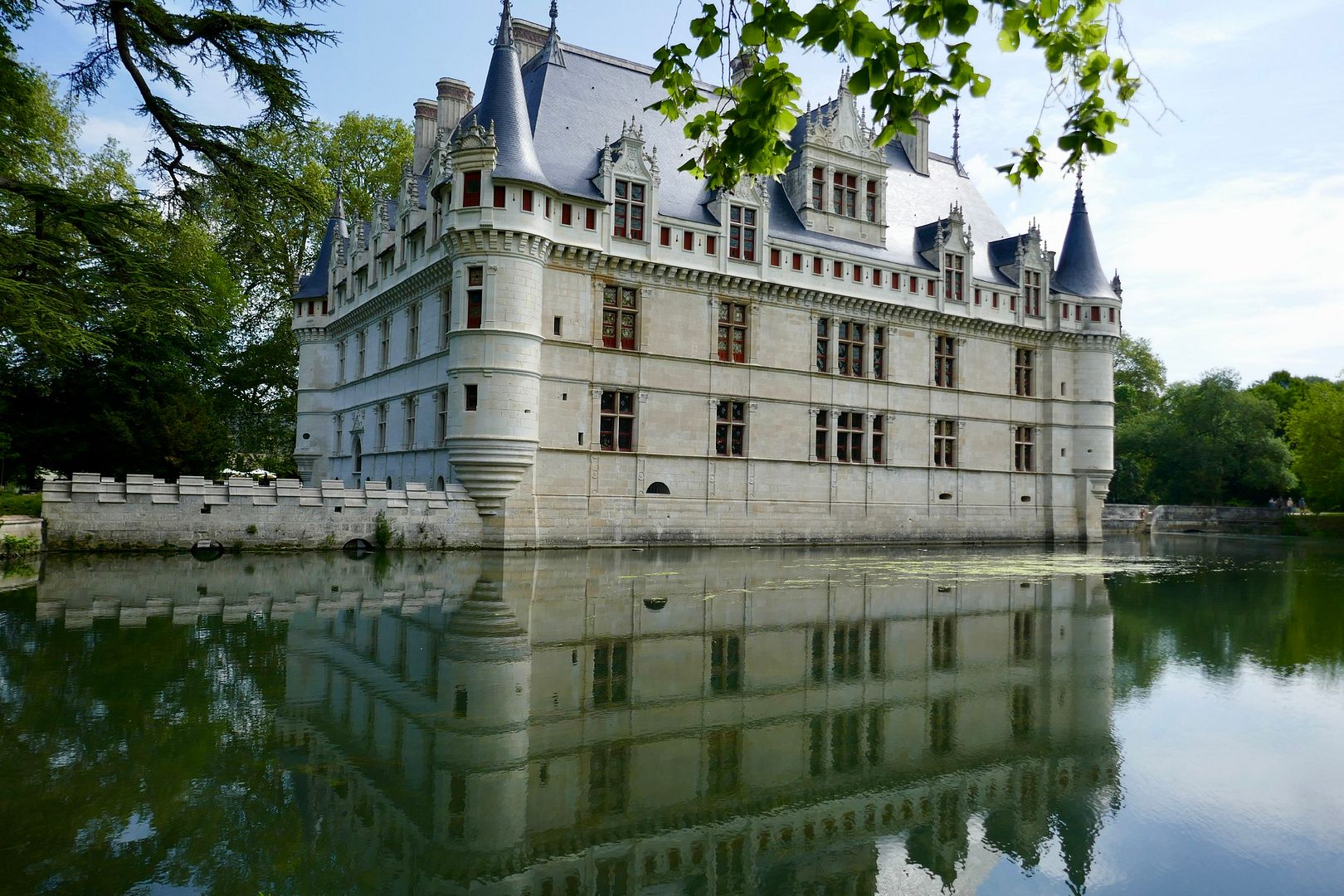 Chateau Azay-le-Rideau photo 2F3704EC-3025-4BDB-8313-B128D26AA789_zpslju2czhs.jpeg