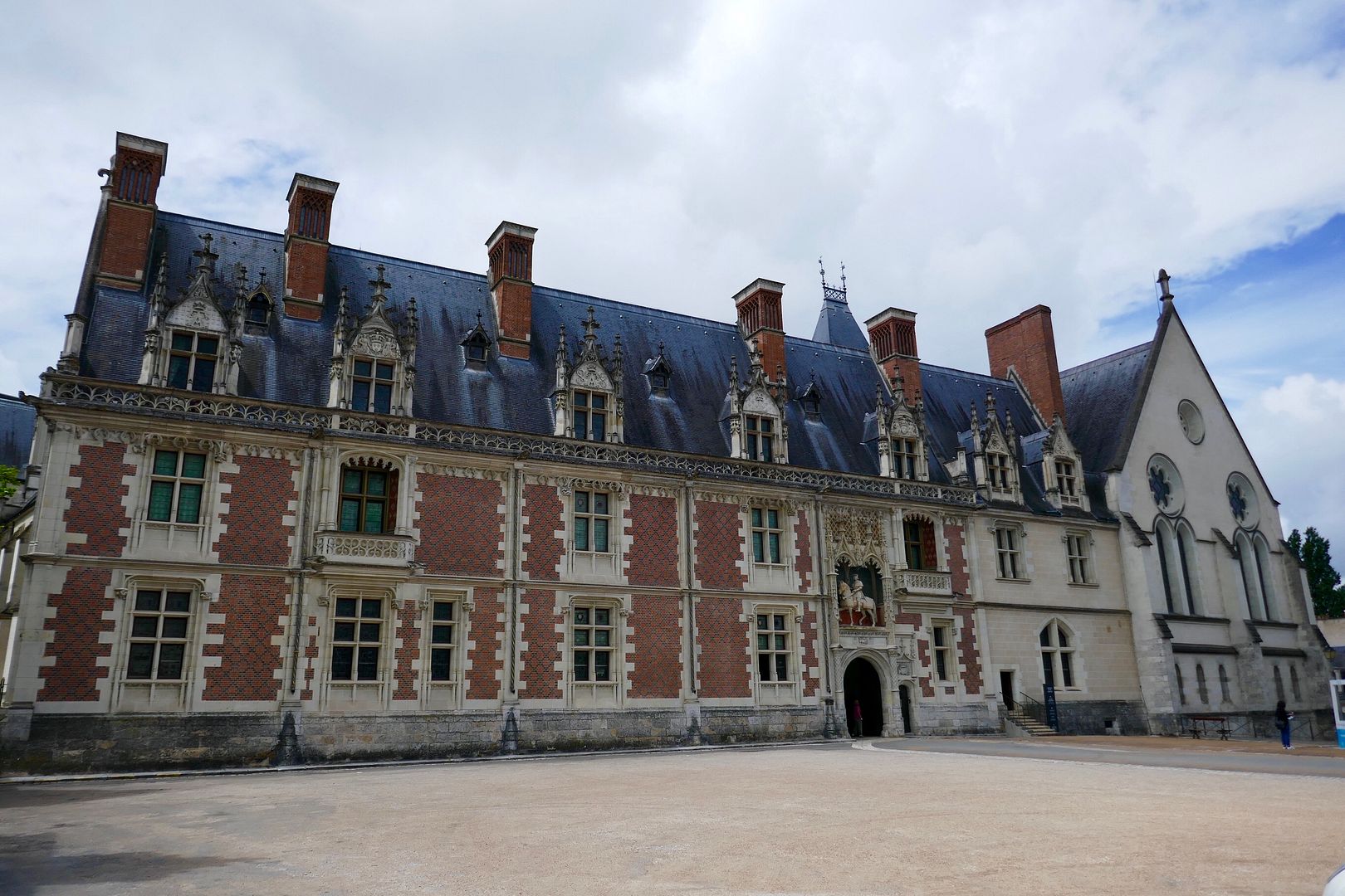 Burg von Blois photo 40A80E37-6634-4E4C-9864-2AC0BFAF20B8_zpslwof9kou.jpeg
