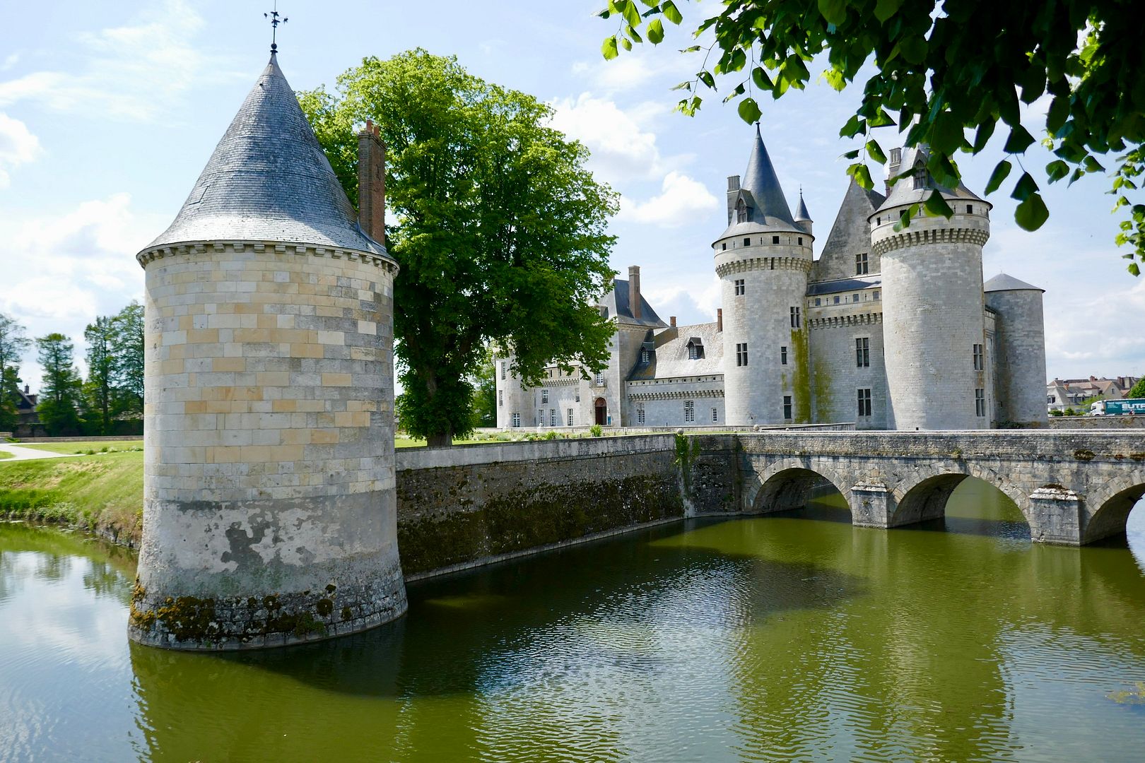 Sully sur Loire frontal photo 46761A18-B3F9-46F8-BFD2-6BE975A1F895_zps5zlqsctc.jpeg