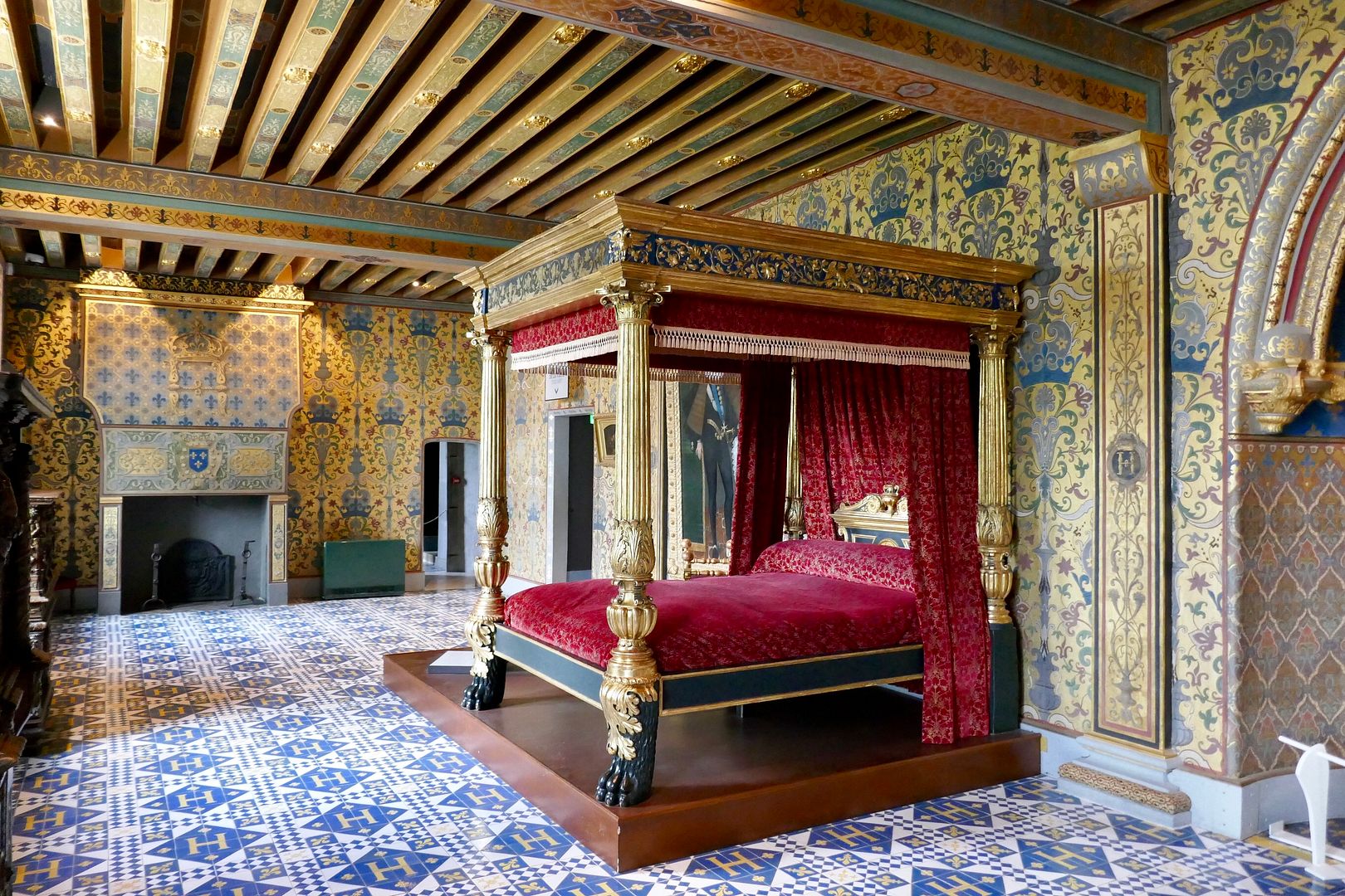 Schlafgemach Henri III photo 6F8F60C1-8AE9-44E3-B032-CAF9D1CDD2EA_zpsejavbbv4.jpeg