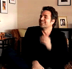 Evénement #33 : All You Need is Love [Fe] - Page 2 MarkRuffalo-Laughing