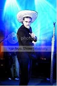https://img.photobucket.com/albums/v156/cheldom/Robbie8.jpg