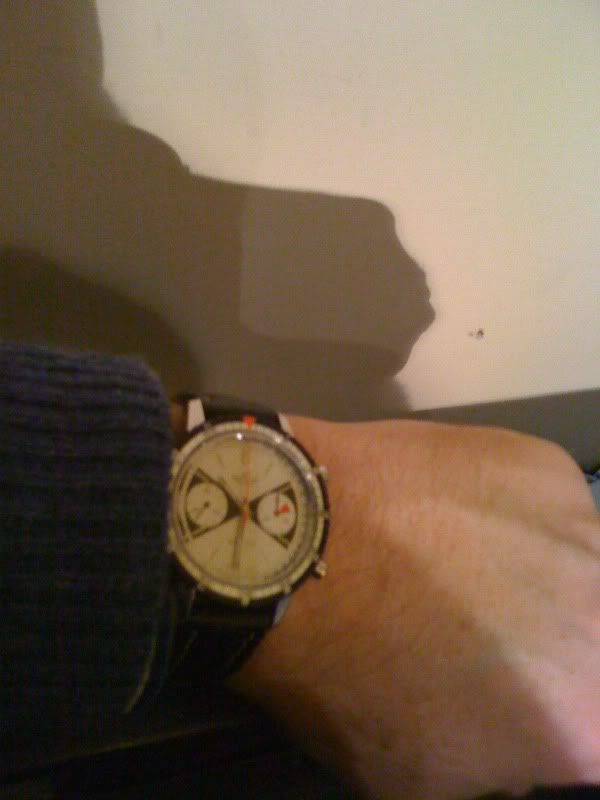 Je porte aussi une montre lorsqu'il n'est pas Vendredi !!! - Page 40 Sdf290510086