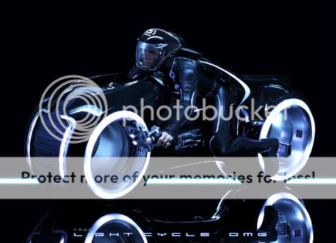 [Hot Toys] TRON: Legacy - Sam Flynn Collectible Figure with Light Cycle - Lançado!!! B5f7f338-1