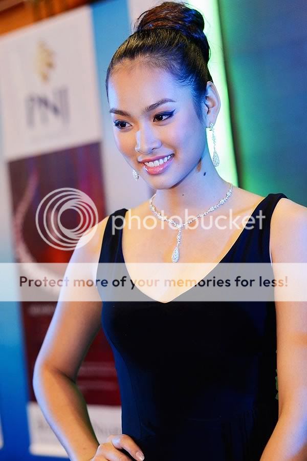 Miss vietnam world and miss vietnam international 2012? 111114FsPNJ11