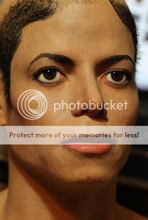 Busti raffiguranti Michael Jackson quasi alla perfezione - Pagina 2 IMG_3898