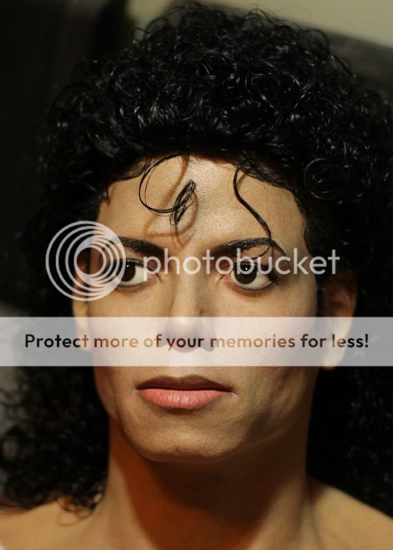 Busti raffiguranti Michael Jackson quasi alla perfezione - Pagina 2 IMG_3954