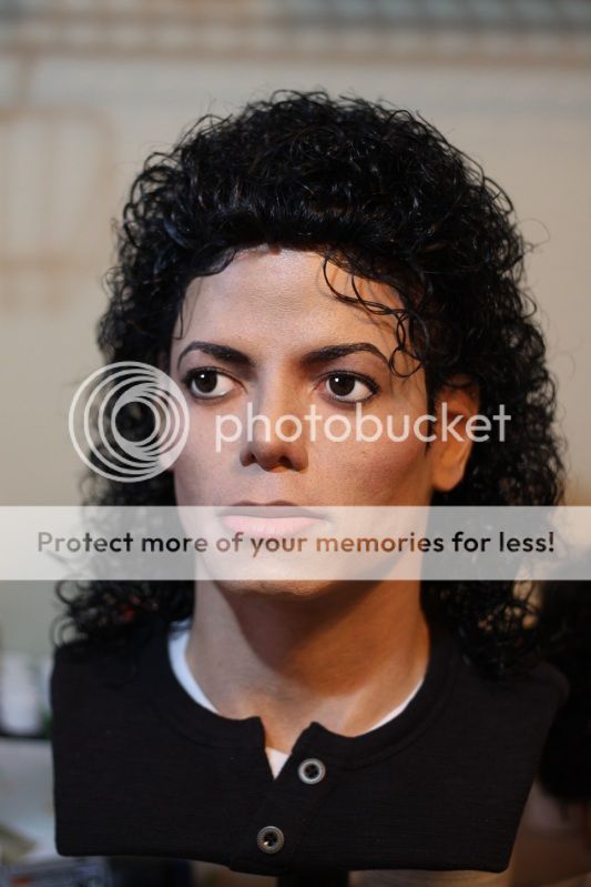 Busti raffiguranti Michael Jackson quasi alla perfezione - Pagina 2 IMG_3965