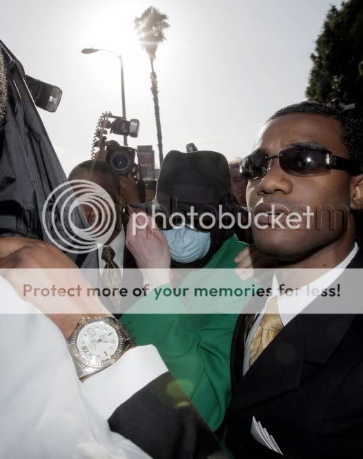 [PHOTO] Séance Shopping pour Michael sur Melrose Avenue {28/04/09} MJ20090427_j