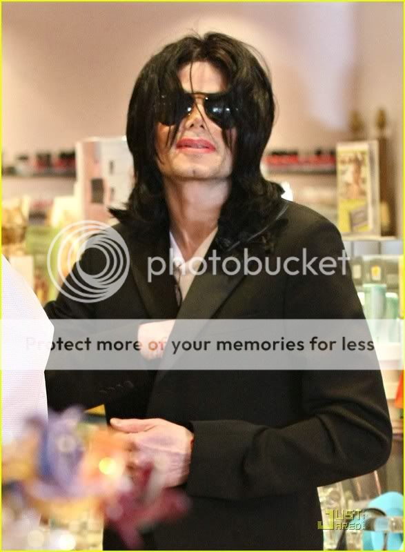 Nuove foto di Michael Jackson: shopping a LA 12