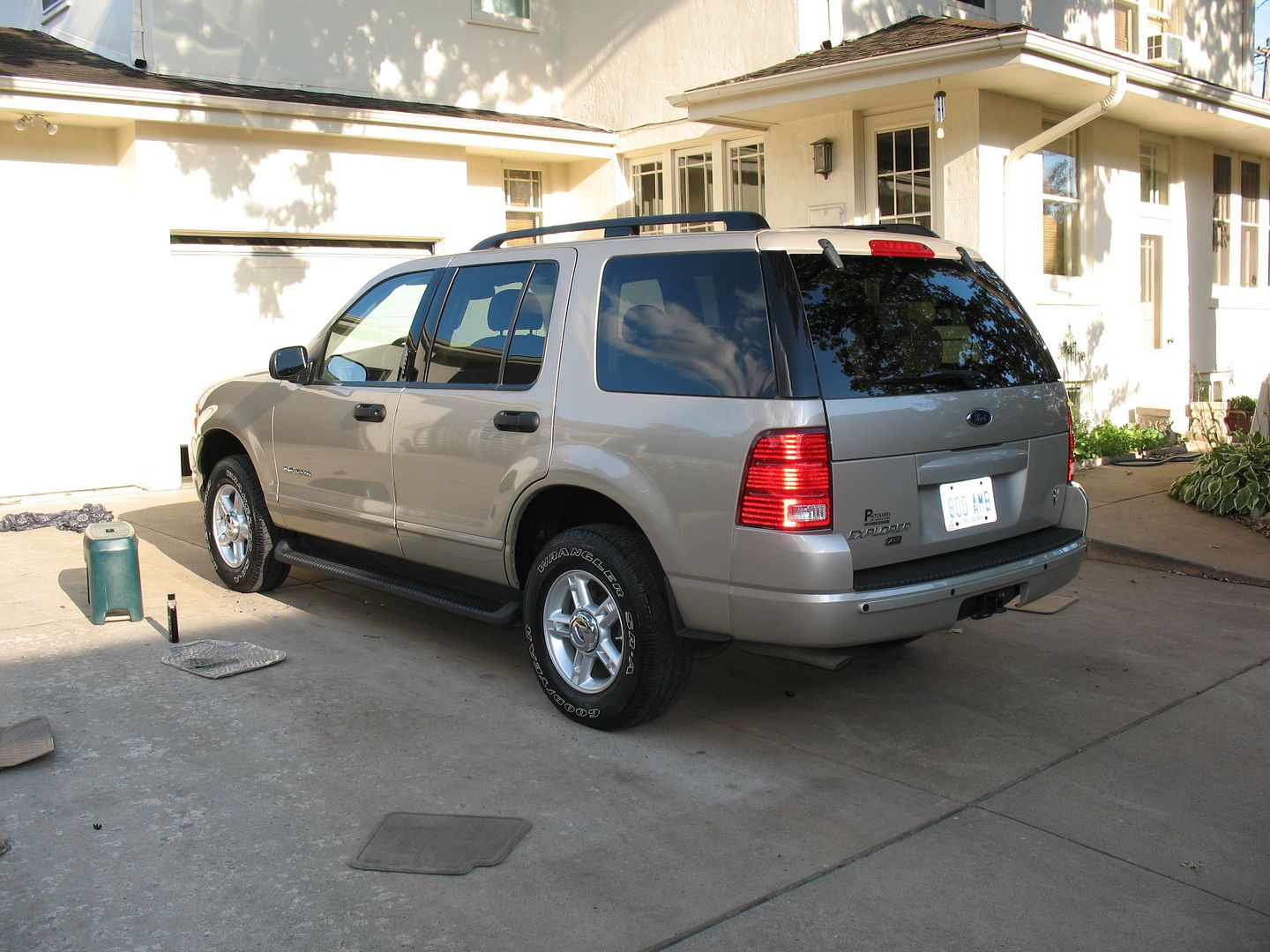 2004 Ford explorer custom #7