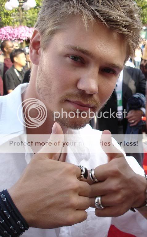 The official Chad Michael Murray photo thread - Page 2 528724260_dccfca77eb_b