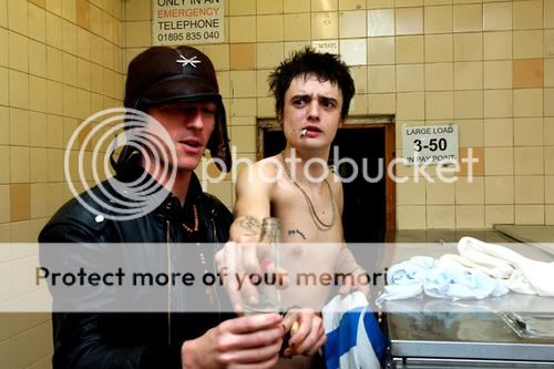 http://img.photobucket.com/albums/v235/starlucy/Libertines/Babyshambles/511220.jpg