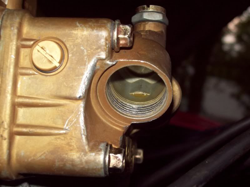 Carburetor fuel line problems 100_0638