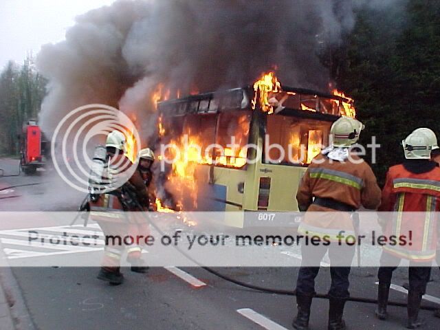 19/11/2002 : Incendie d'un bus à Uccle + photos 1911021