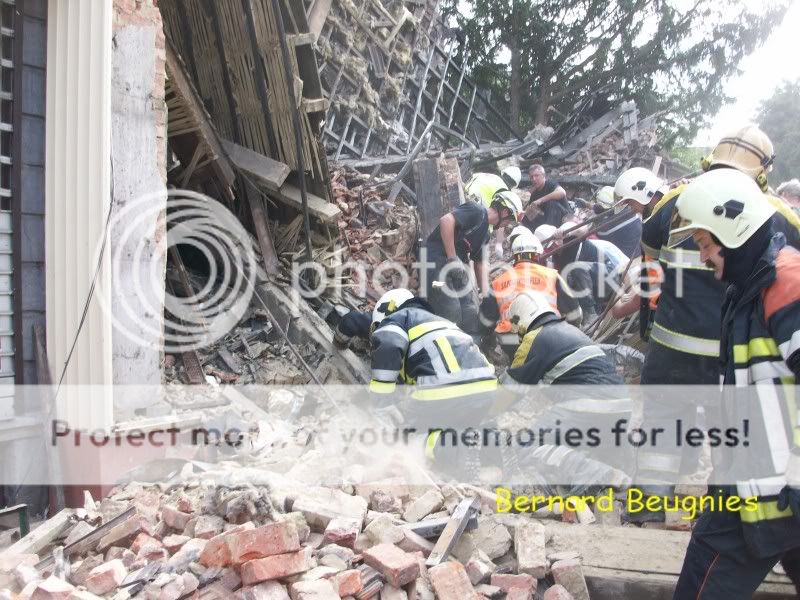 Plan kata Mons, immeuble effondre 14 juin (+ photos) - Page 2 EffondrementRueHoudain14-06-09001