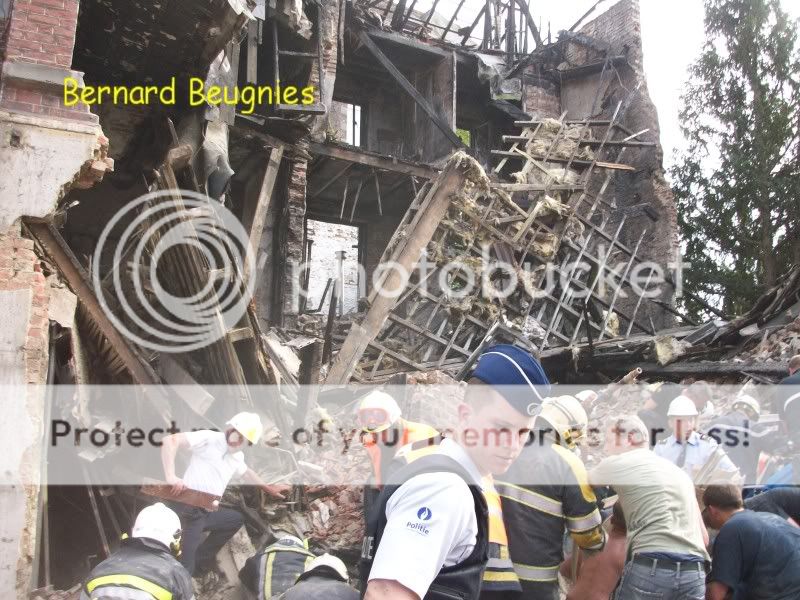 Plan kata Mons, immeuble effondre 14 juin (+ photos) - Page 2 EffondrementRueHoudain14-06-09003
