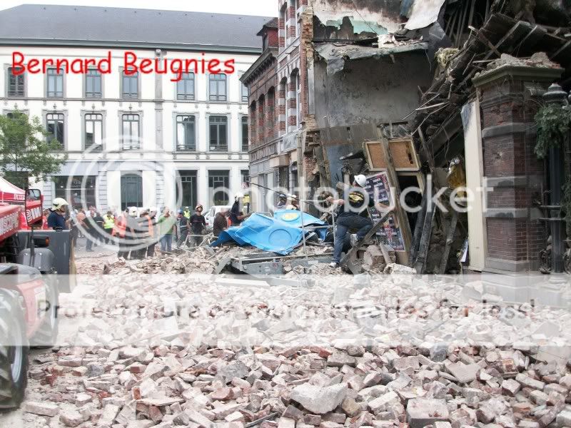 Plan kata Mons, immeuble effondre 14 juin (+ photos) - Page 2 EffondrementRueHoudain14-06-09011