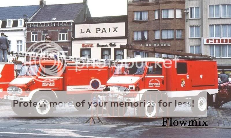 S.I. Mouscron : 2 Unimogs déclassés (photo 1985) Mouscron2unimogs