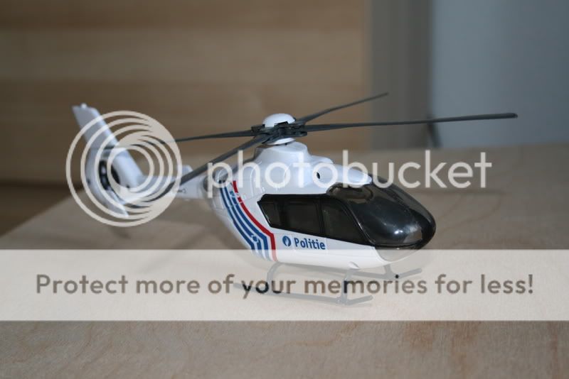 Hélicoptères de secours miniatures IMG_0056