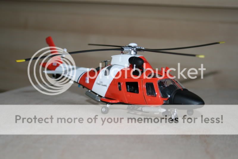 Hélicoptères de secours miniatures IMG_0059